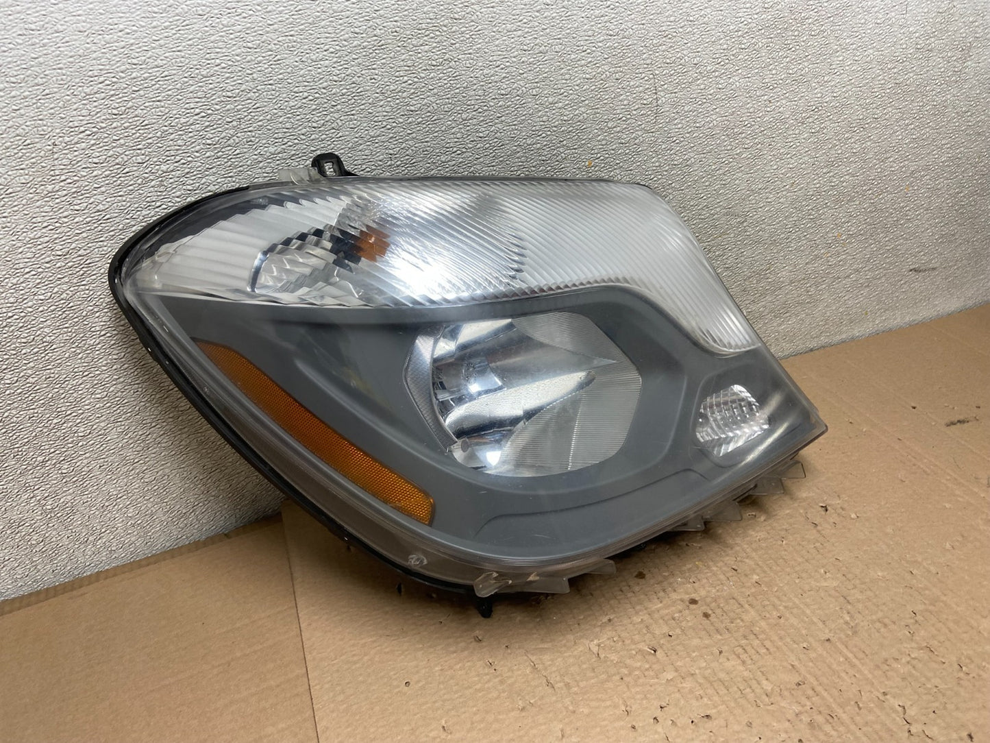 2014 to 2017 Mercedes Sprinter Headlight Right Passenger Halogen Oem AB2504 DG2