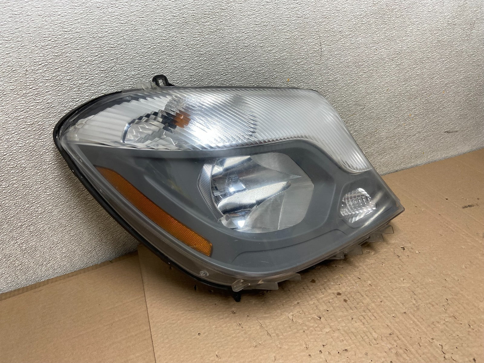 2014 to 2017 Mercedes Sprinter Headlight Right Passenger Halogen Oem AB2504 DG2