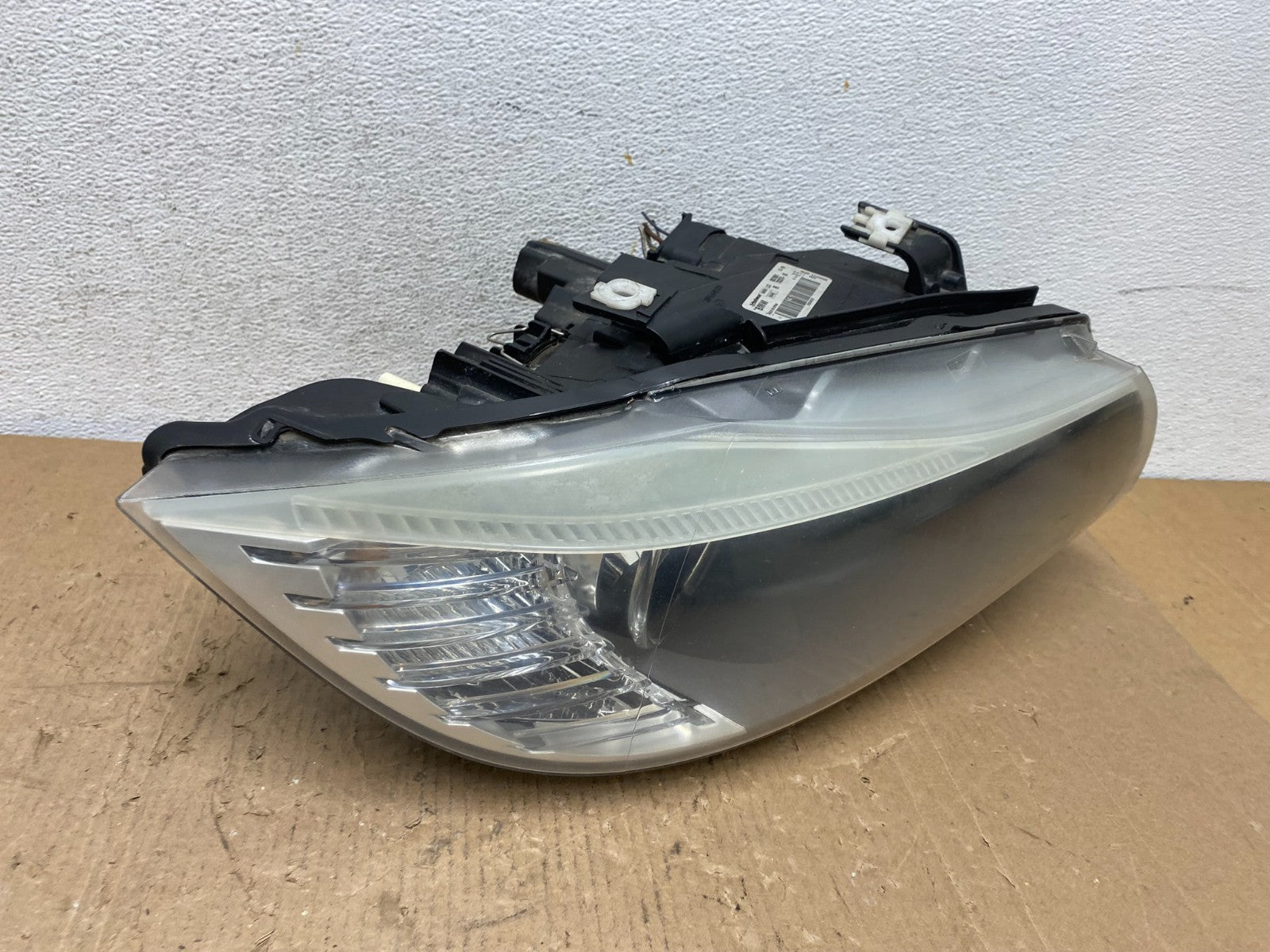 2009-2011 BMW 3 Series 328i 4/D Sedan Headlight Halogen Right Passenger AD82282