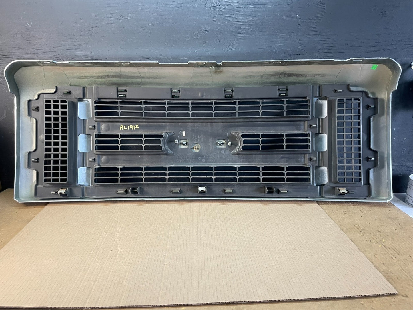 2008 to 2014 Ford Econoline E150 E250 Front Upper Chrome Grill Grille AC1912 DG5