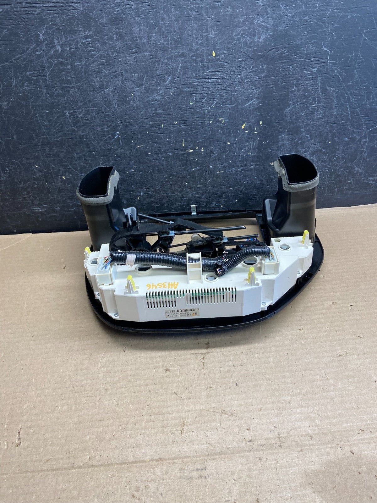 2004 2006 Toyota Tundra Climate Control Panel Radio Bezel AH3546 DG4