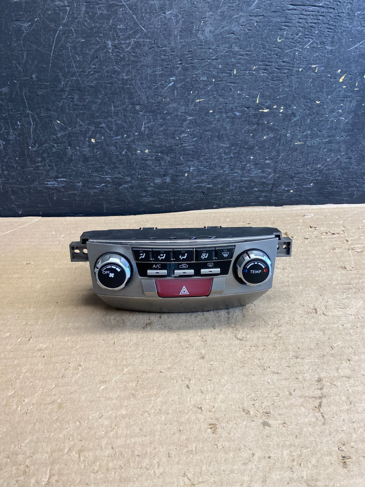 2010 - 2014 Subaru Outback Legacy A/C Heater Climate Control Unit AH5164 DG0