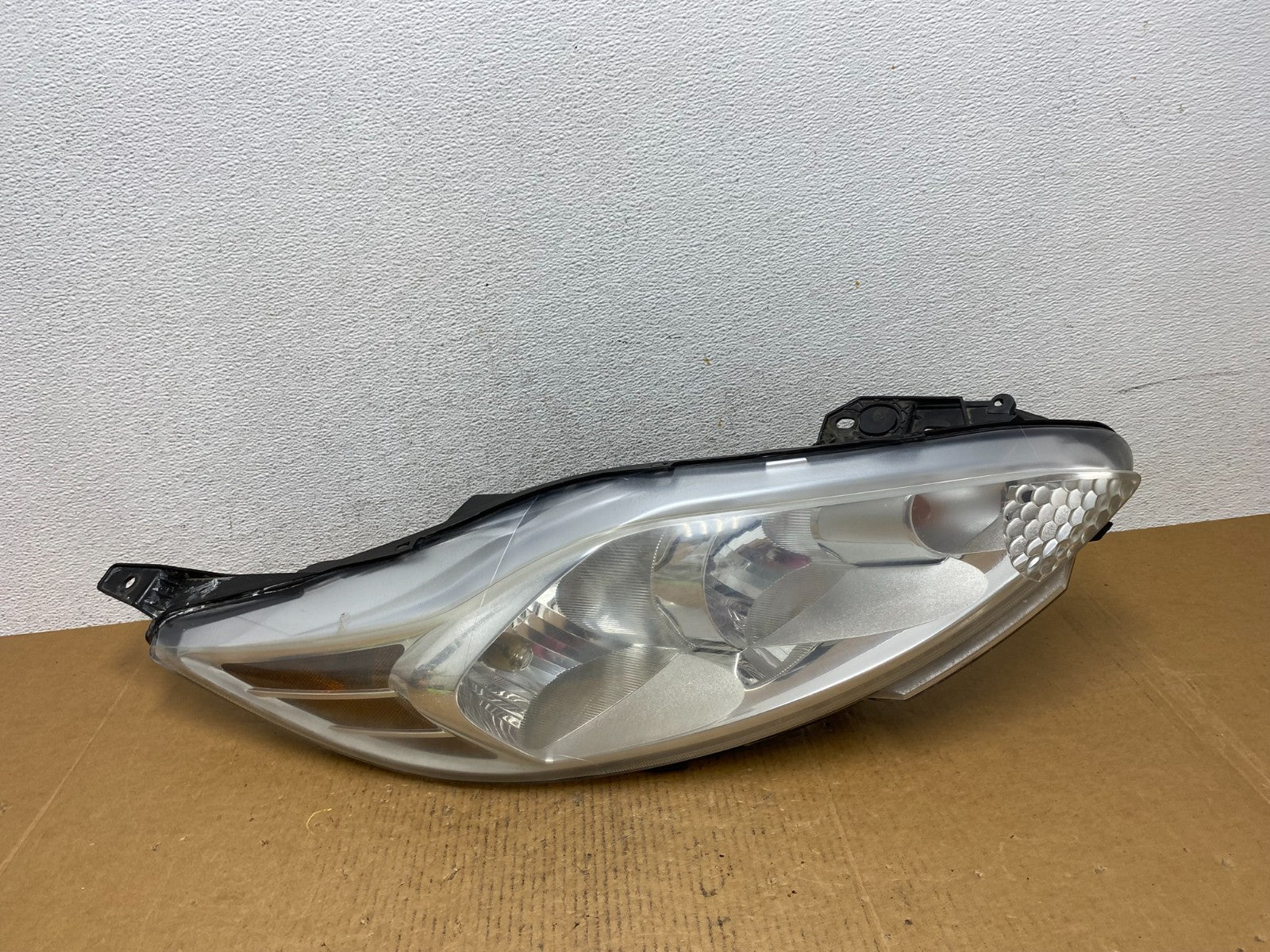 2011 2012 2013 Ford Fiesta Right Passenger RH Halogen Headlight AD9330 DW0