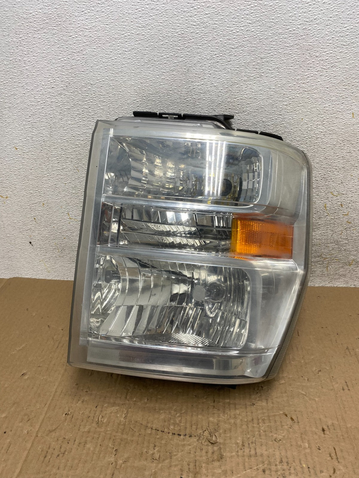 2008-2014 Ford Econoline E150 E250 E350 Left Driver LH Headlight AI1309 DW0