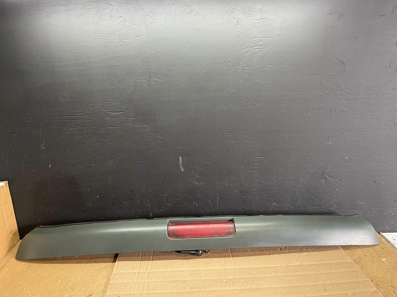 1996 to 2002 Chevrolet Express 3rd Third Brake Light Trim Spoiler ab7612 DG0