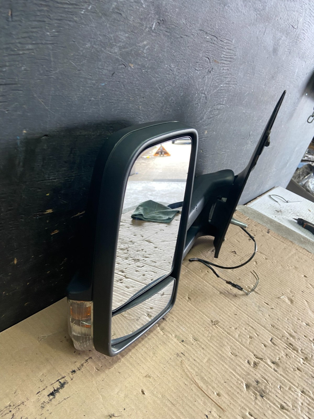 2007 to 2018 Mercedes-Benz Sprinter Left Driver Side View Door Mirror Q3159 DG8