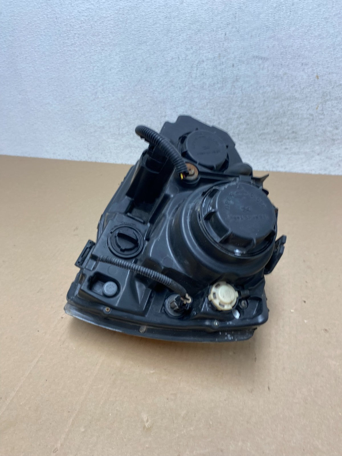 2007 2008 2009 Kia Sorento Right Passenger RH Side Headlight Halogen AE7183 DW7