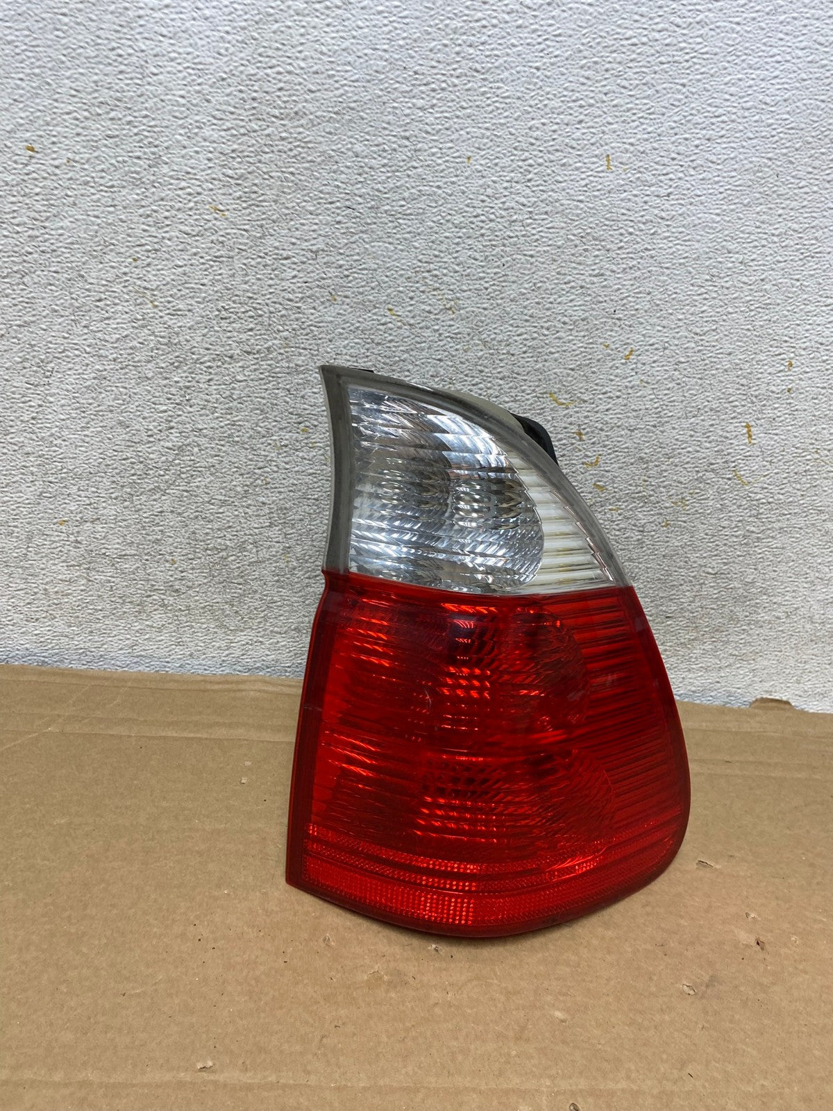 2004 2005 2006 BMW E53 X5 Right Passenger Rh Side Tail Light AH8223 LK0