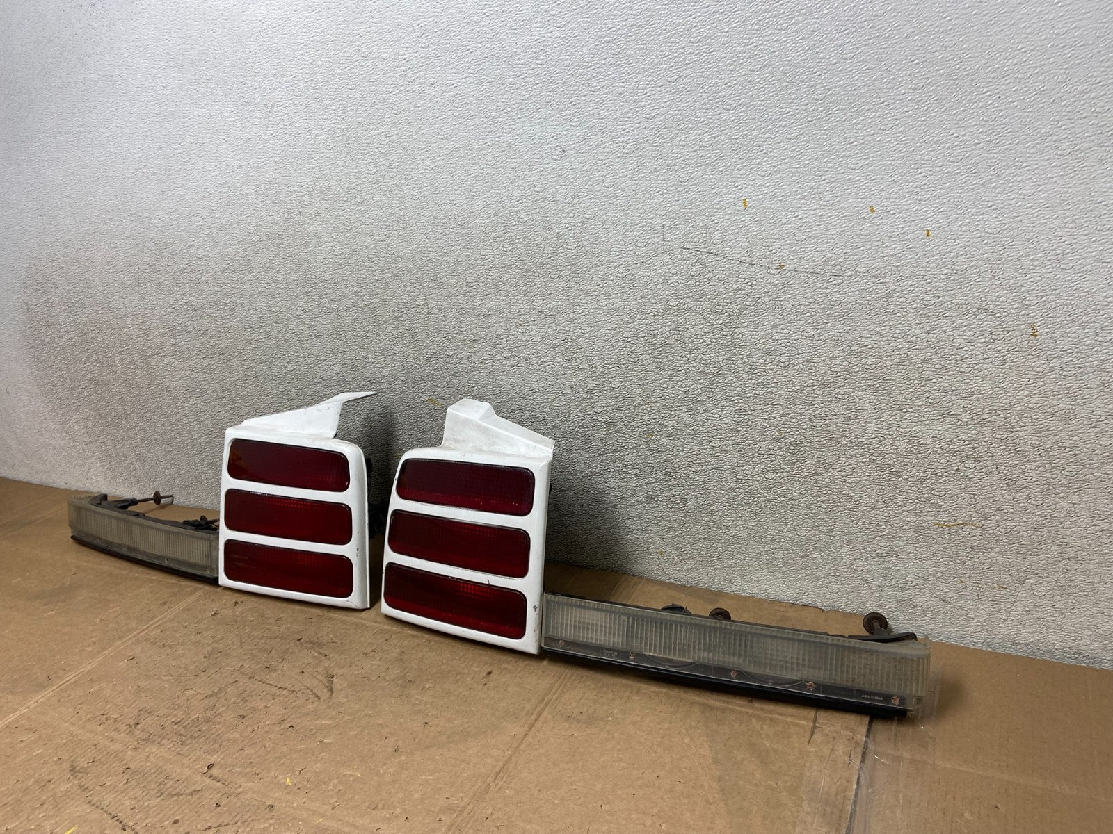 1991-1996 Oldsmobile Cutlass Ciera Left+Right Side Tail Lights OEM Y6007 DW1