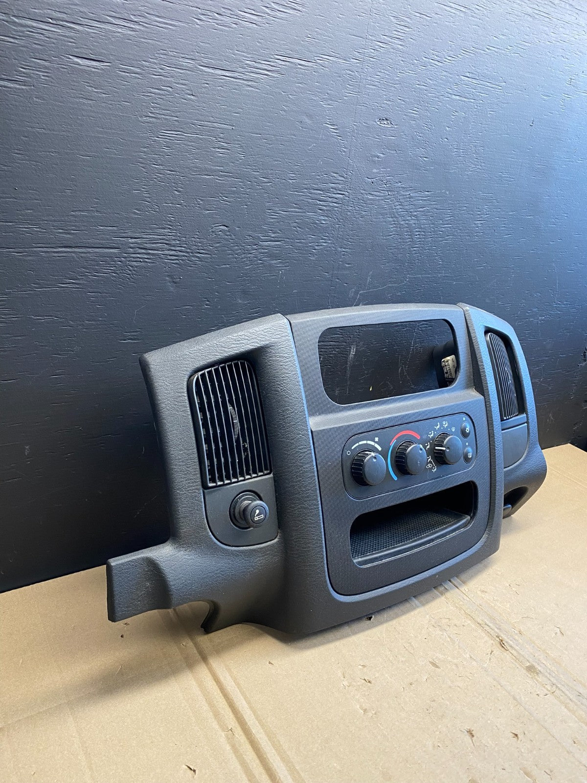 2002 to 2005 Dodge Ram Radio Climate Control Dash Air Vent Bezel Trim AB8775 DG1