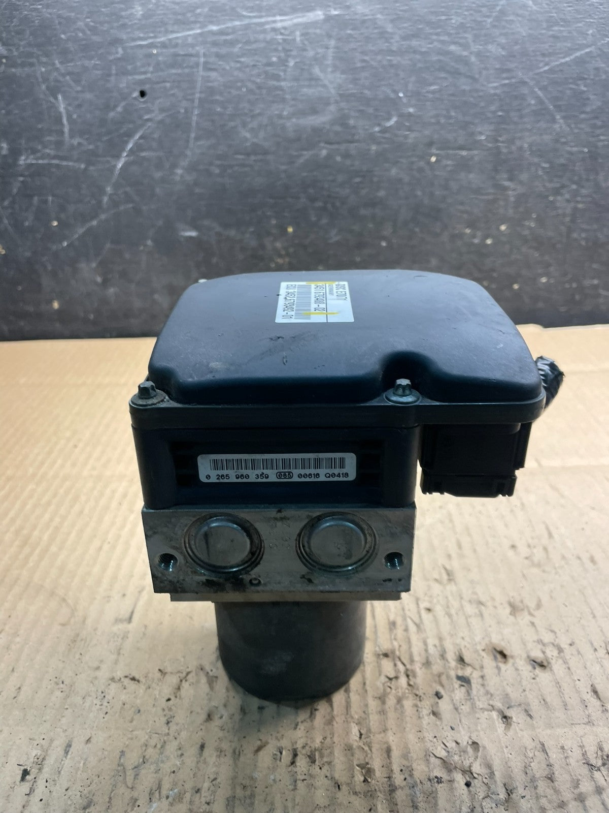 2007 to 2013 BMW X5 E70 ABS Anti-Lock Brake Pump Module OEM x8788 DG1