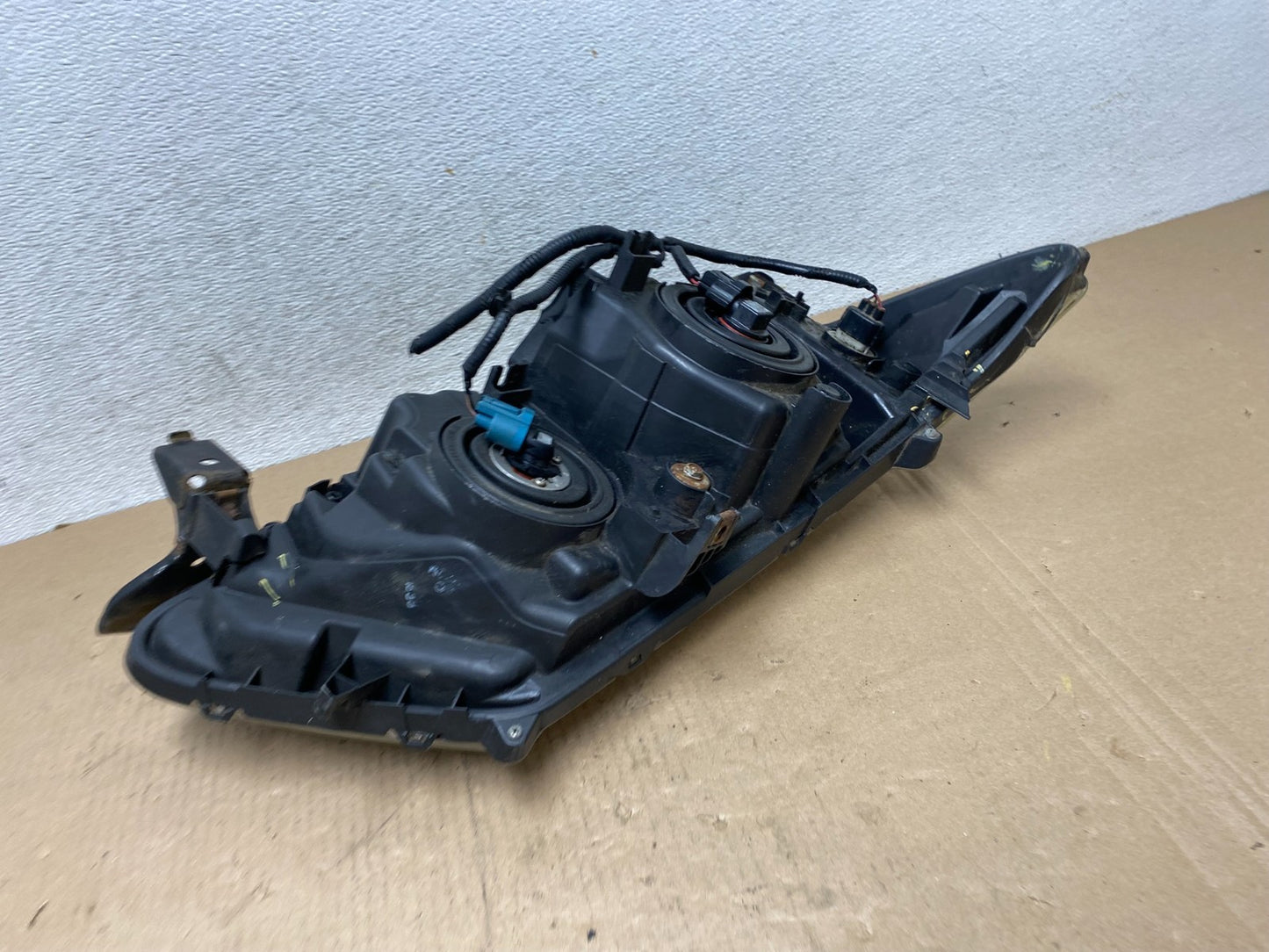 2011 to 2013 Honda Odyssey Front Left Driver LH Headlight Halogen AG4662 DW10
