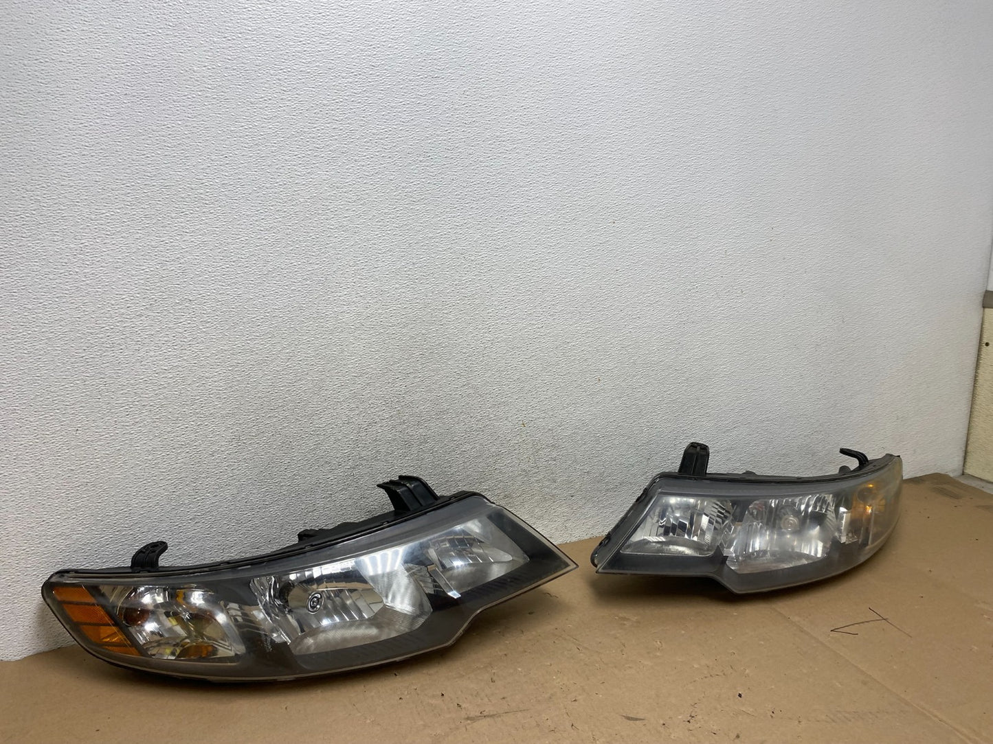 2010 2011 2012 Kia Forte Left+Right Side Headlights Halogen TYC AG4087 DW2