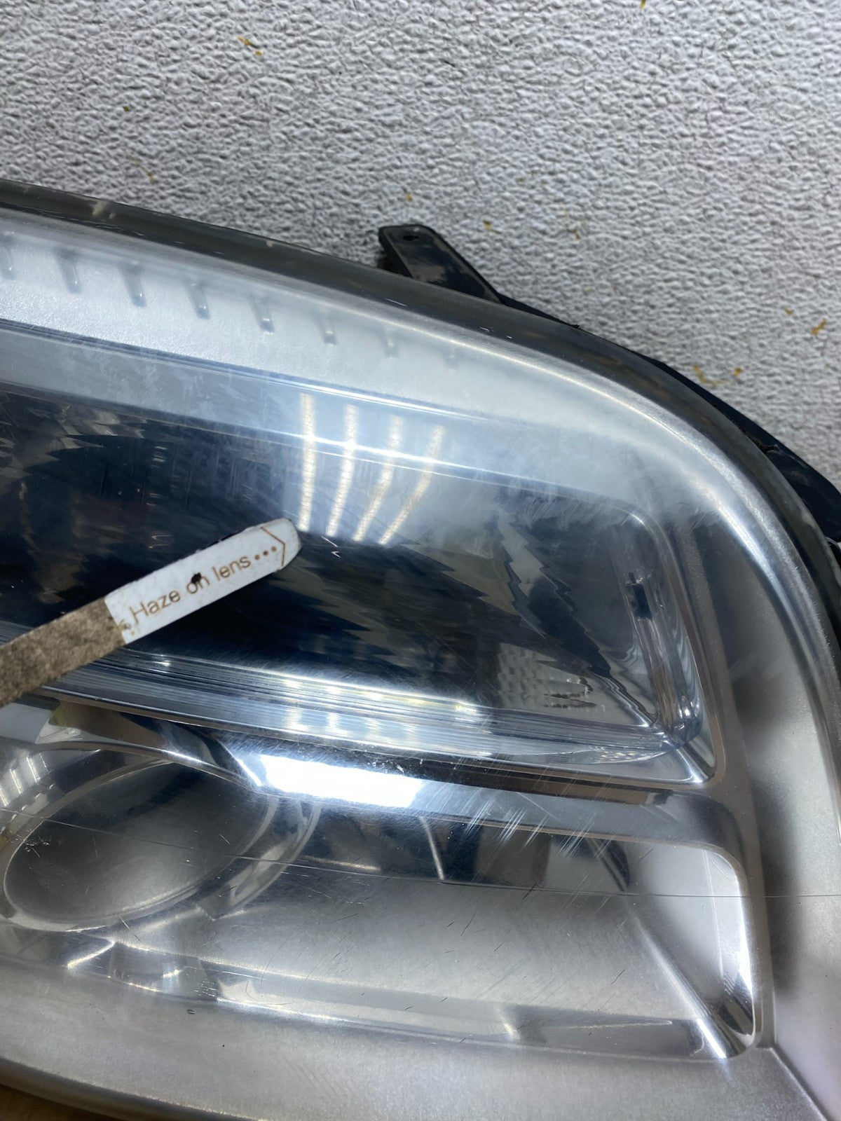 2010 to 2015 GMC Terrain Halogen Passenger Right Rh Side Headlight AJ2368 DW4