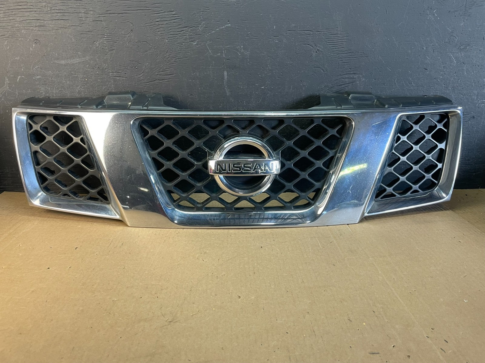 2005 2006 2007 Nissan Pathfinder Chrome Front Upper Grill Grille AD0196 DG0
