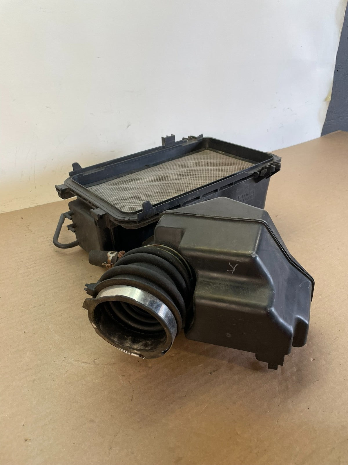 2004 to 2010 Toyota Sienna Air Cleaner Box AF84763