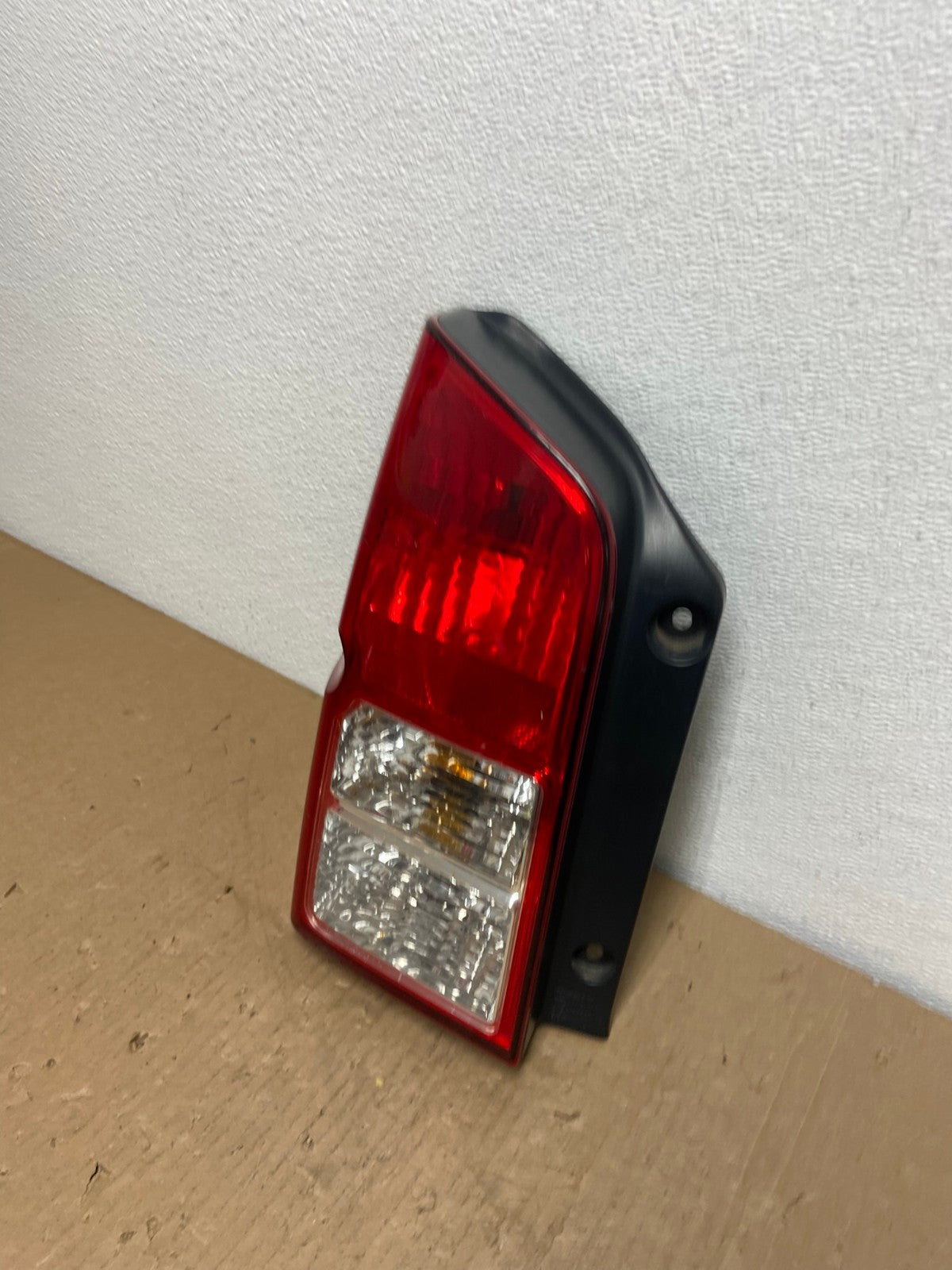 2005 to 2012 Nissan Pathfinder Tail light Left Driver Lh Side Oem AB6639 LK1