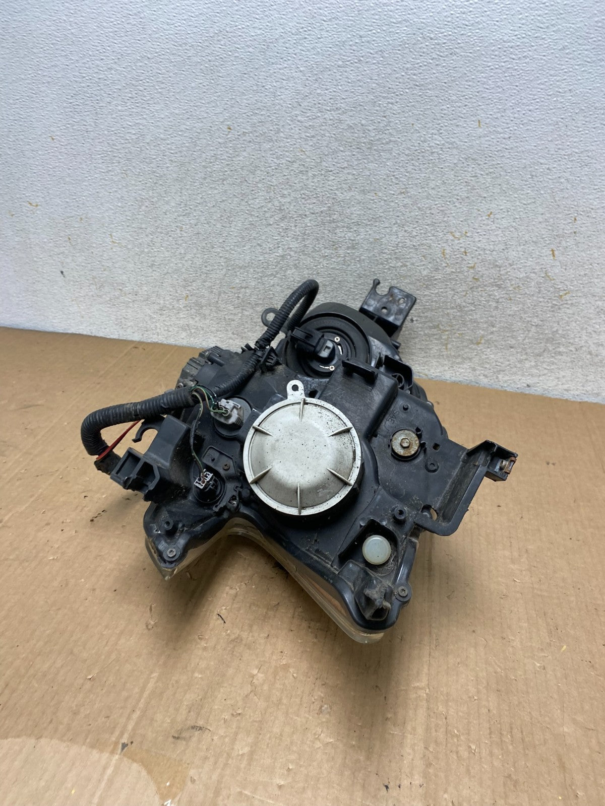 2009 - 2014 Nissan Maxima Headlight Right Passenger Xenon HID AI8976 DW9