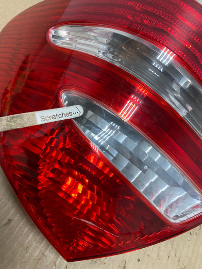 No Led 2003-2006 Mercedes E Class Sedan Right Passenger Tail Light AE9790 LK3