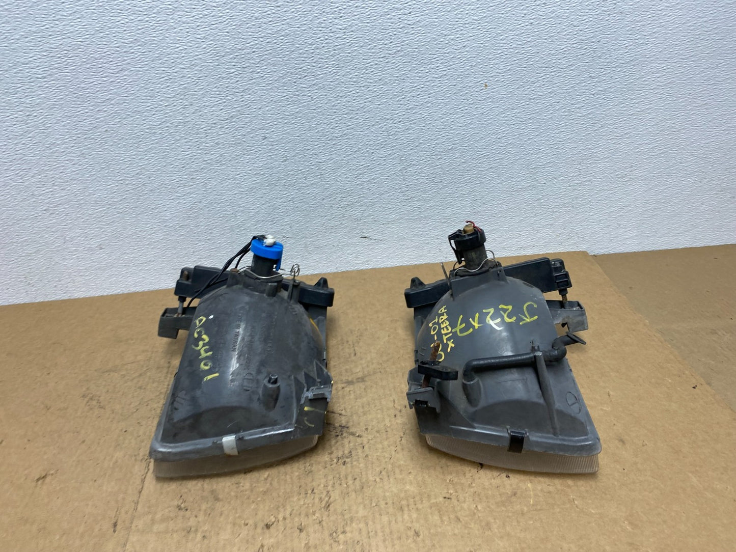1998 1999 Nissan Frontier Left+Right Side Headlights Halogen Lamp AC3401 DW7
