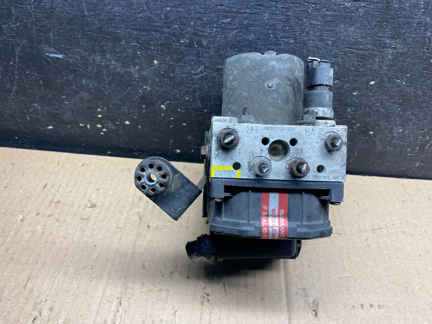 BMW ABS Anti-Lock Brake Pump Control OEM 34516753867 Module V2346 PS2