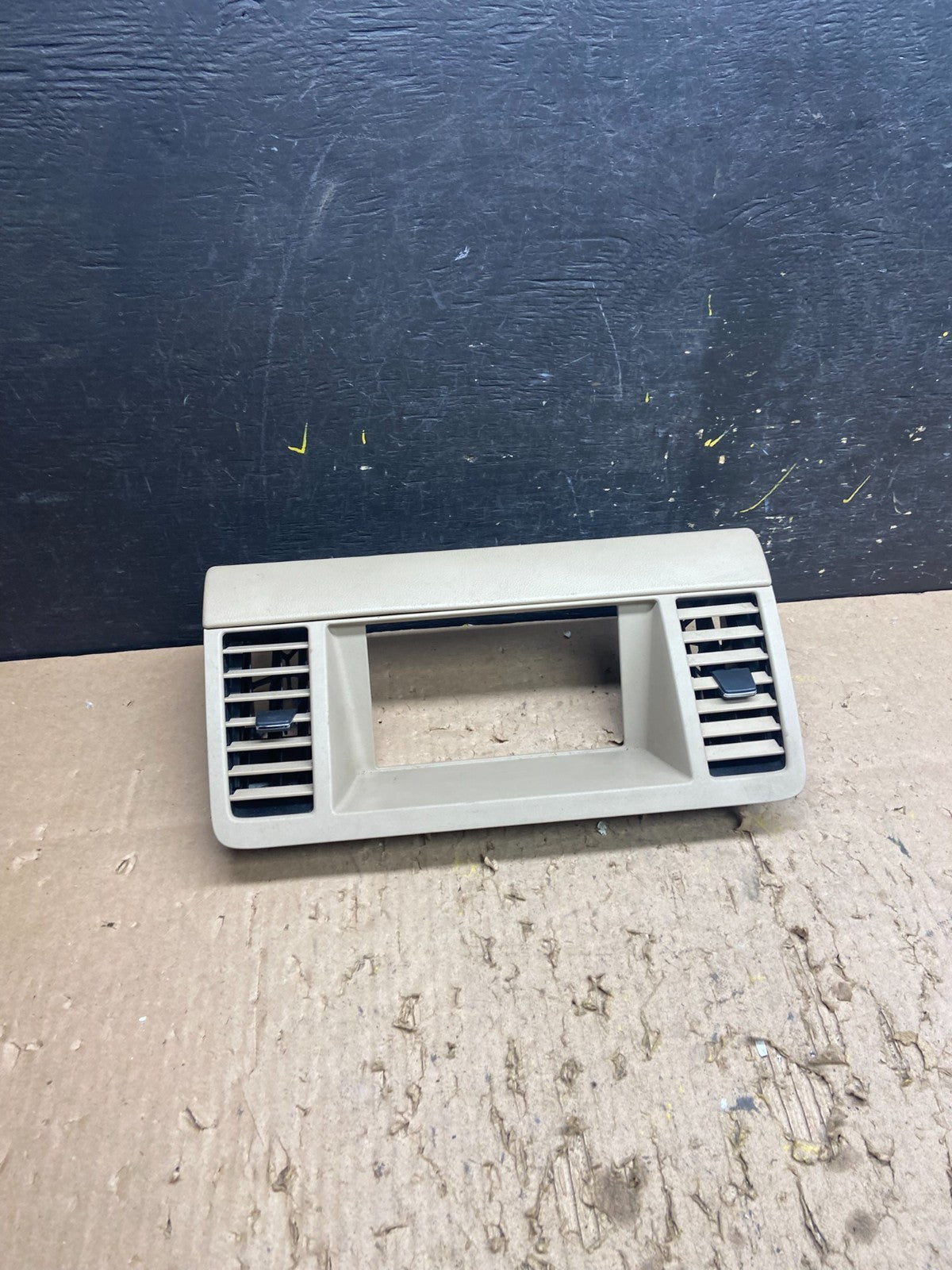 2003-2007 Nissan Murano Radio Center Console Display Bezel Air Vent T8878 DG0