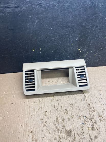 2003-2007 Nissan Murano Radio Center Console Display Bezel Air Vent T8878 DG0