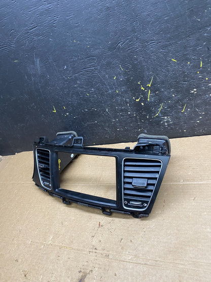 2014 2015 2016 Kia Cadenza Radio Screen Bezel Trim Vents Panel OEM W6630 DG1
