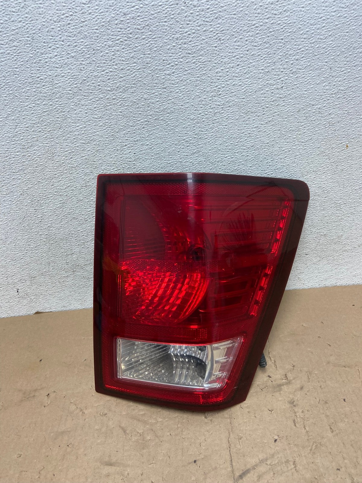 2007 2008 2009 2010 Jeep Grand Cherokee Right Passenger Tail Light AG5493 LK0