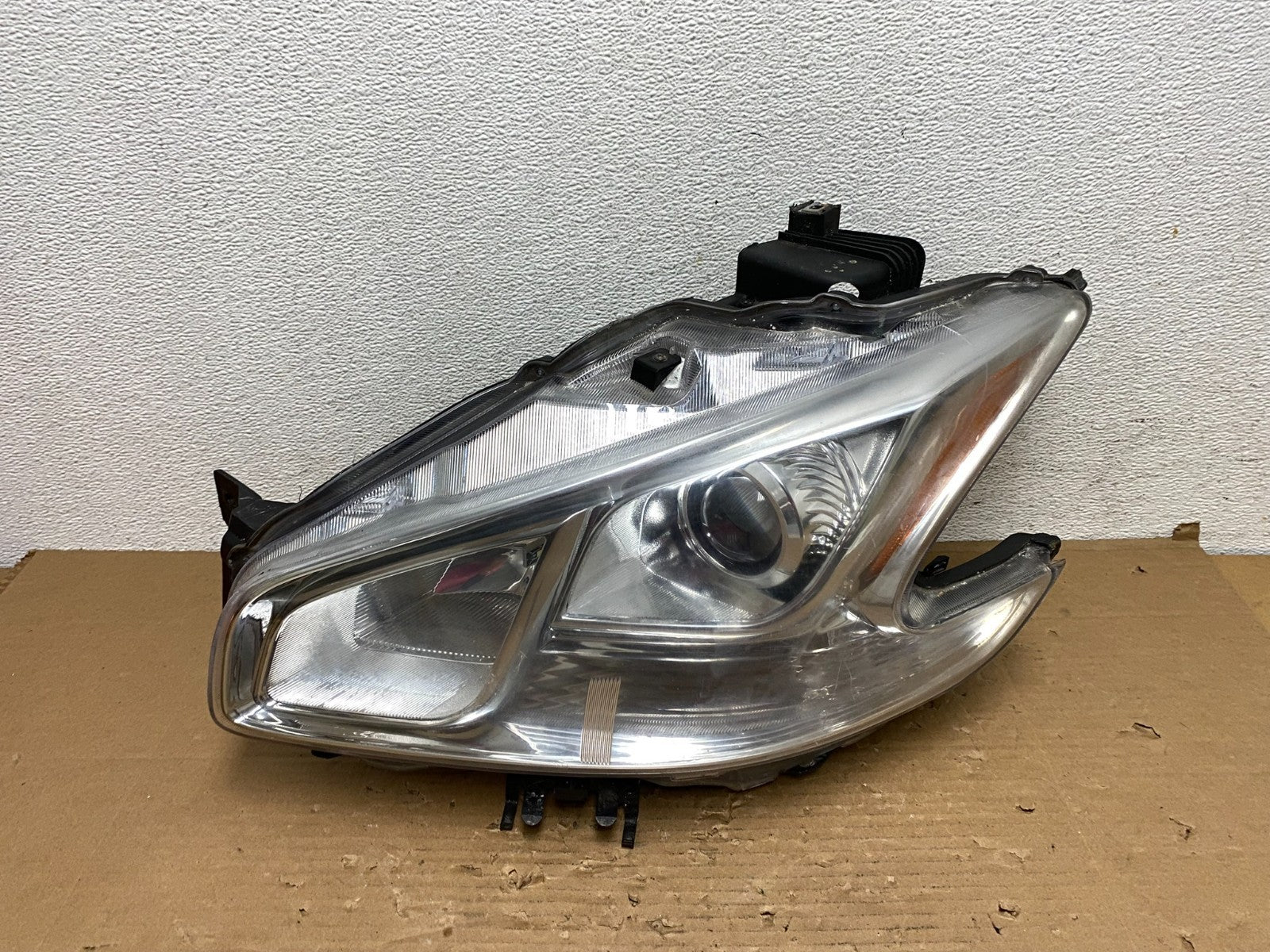 Halogen 2009 to 2014 Nissan Maxima Left Driver LH Side Headlight AD4263 DW0