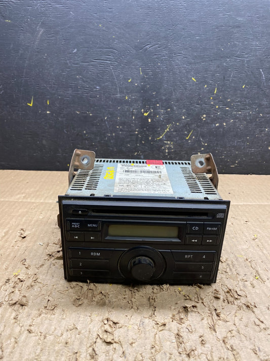 2008 2012 Nissan Pathfinder Armada AM FM CD Radio Receiver OEM V7300 DG0