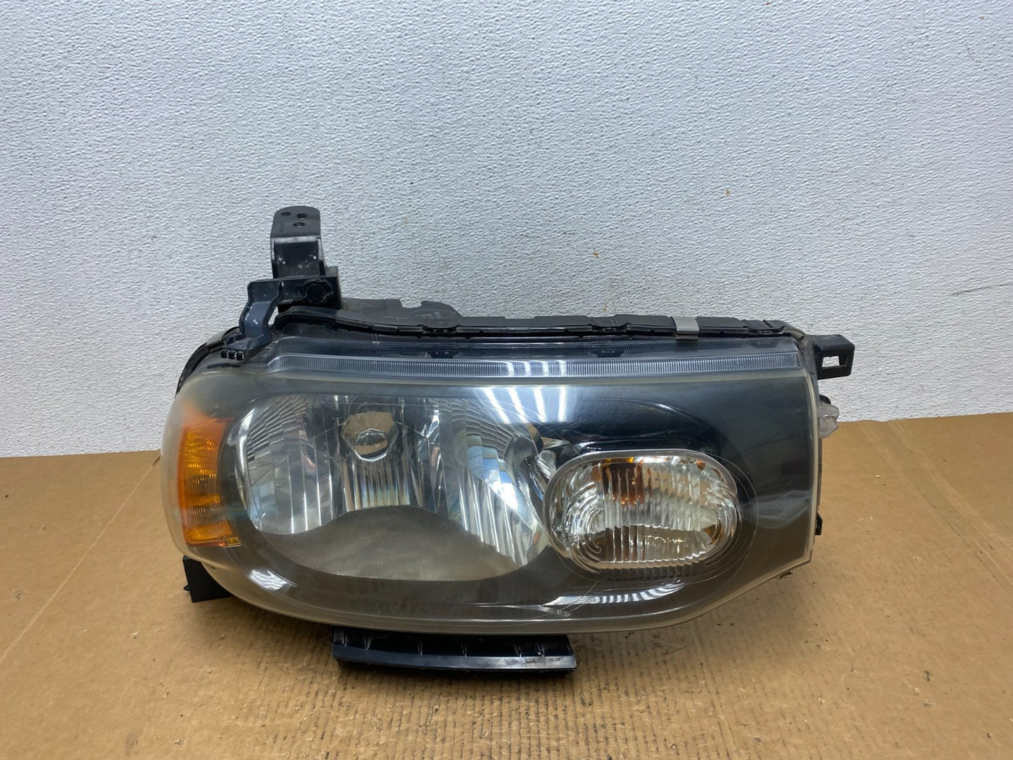 2009-2011 Nissan Cube Right Passenger RH Side Headlight Halogen AE1162 DW0