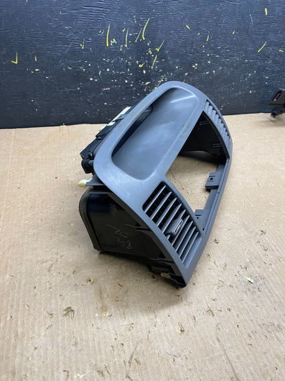 2002 2005 Toyota Camry Radio Center Console  Air Vent Bezel Trim OEM z4316 DG1