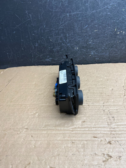 2010-2011 GMC Sierra Chevy Silverado AC Climate Control A/C AF2063 DW1