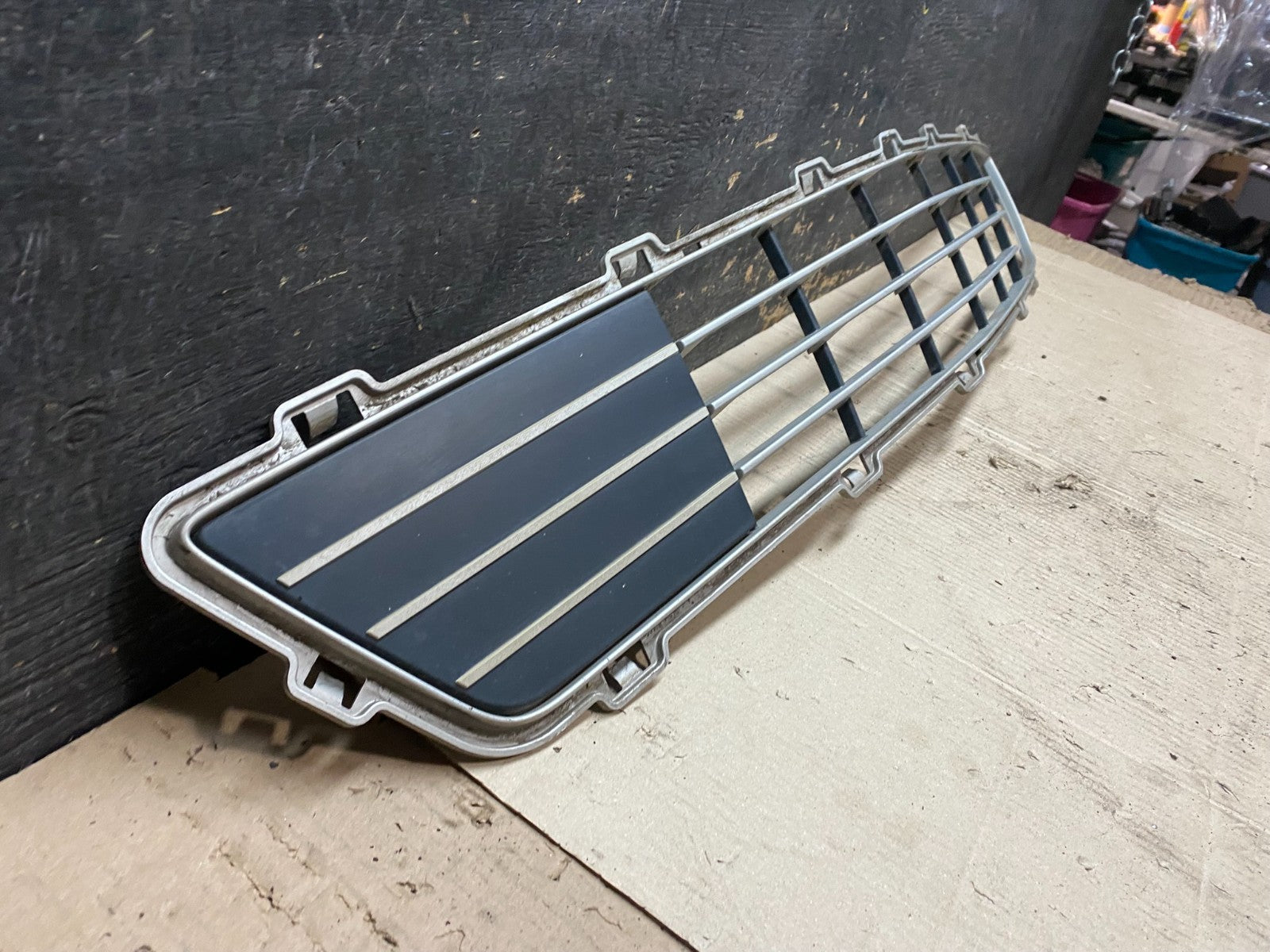 2009 to 2012 Lincoln MKS Front Lower Grille Grill Oem X2882 DG2