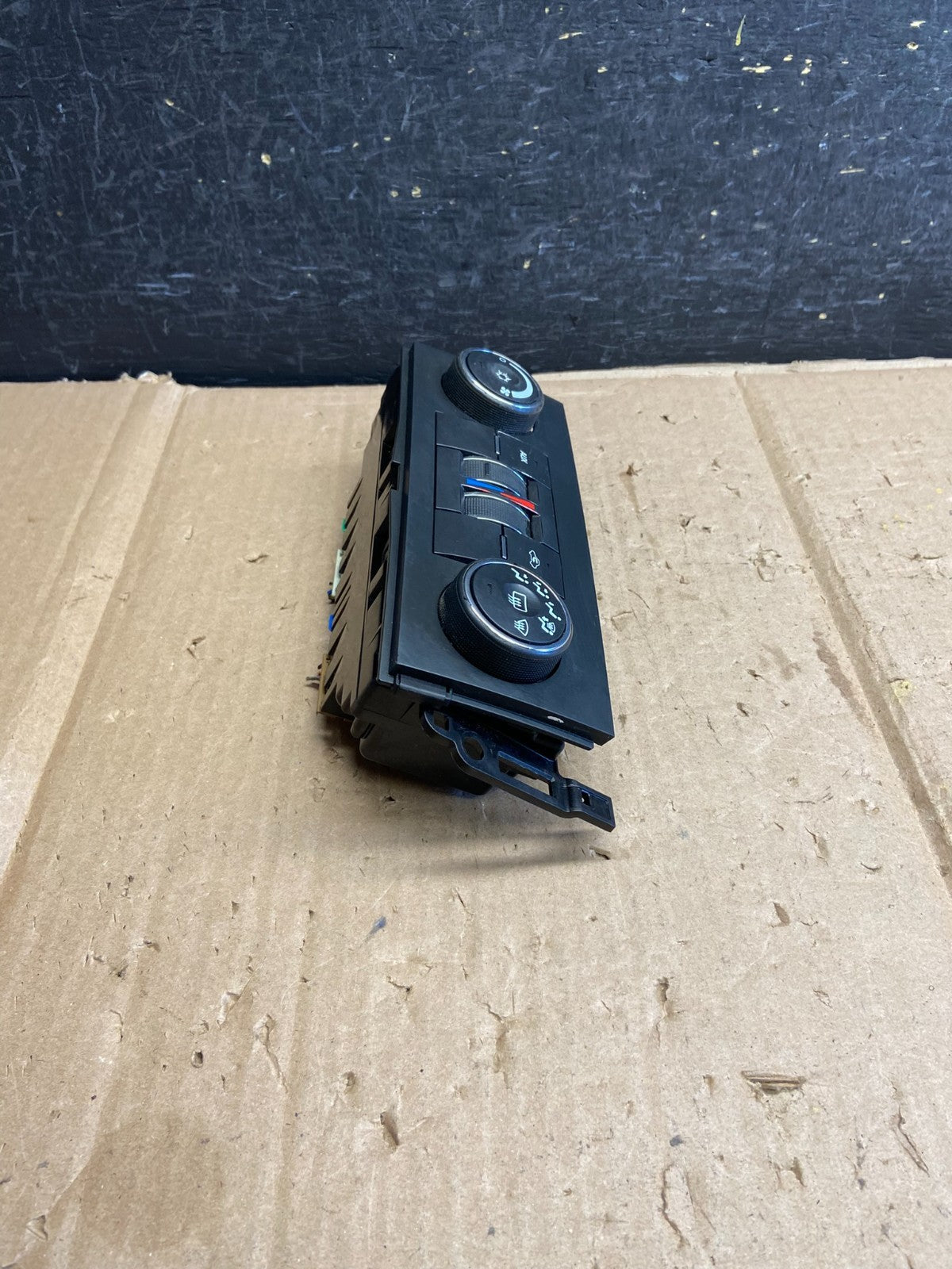 2007 to 2009 Chevrolet Avalanche 1500 Tahoe Climate Control A/C Panel AI2783 DG2