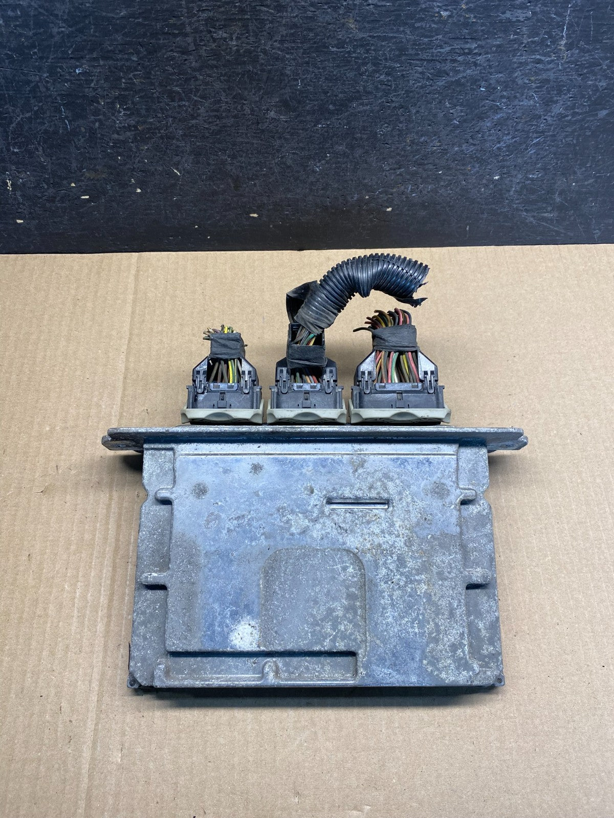 2005 Ford E250 E350 4.6L Engine Control ECU Computer Module AG9437 DW0