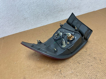 2000 2001 Lexus ES300 Outer Left Driver Lh Side Tail Light AE0346 LK5