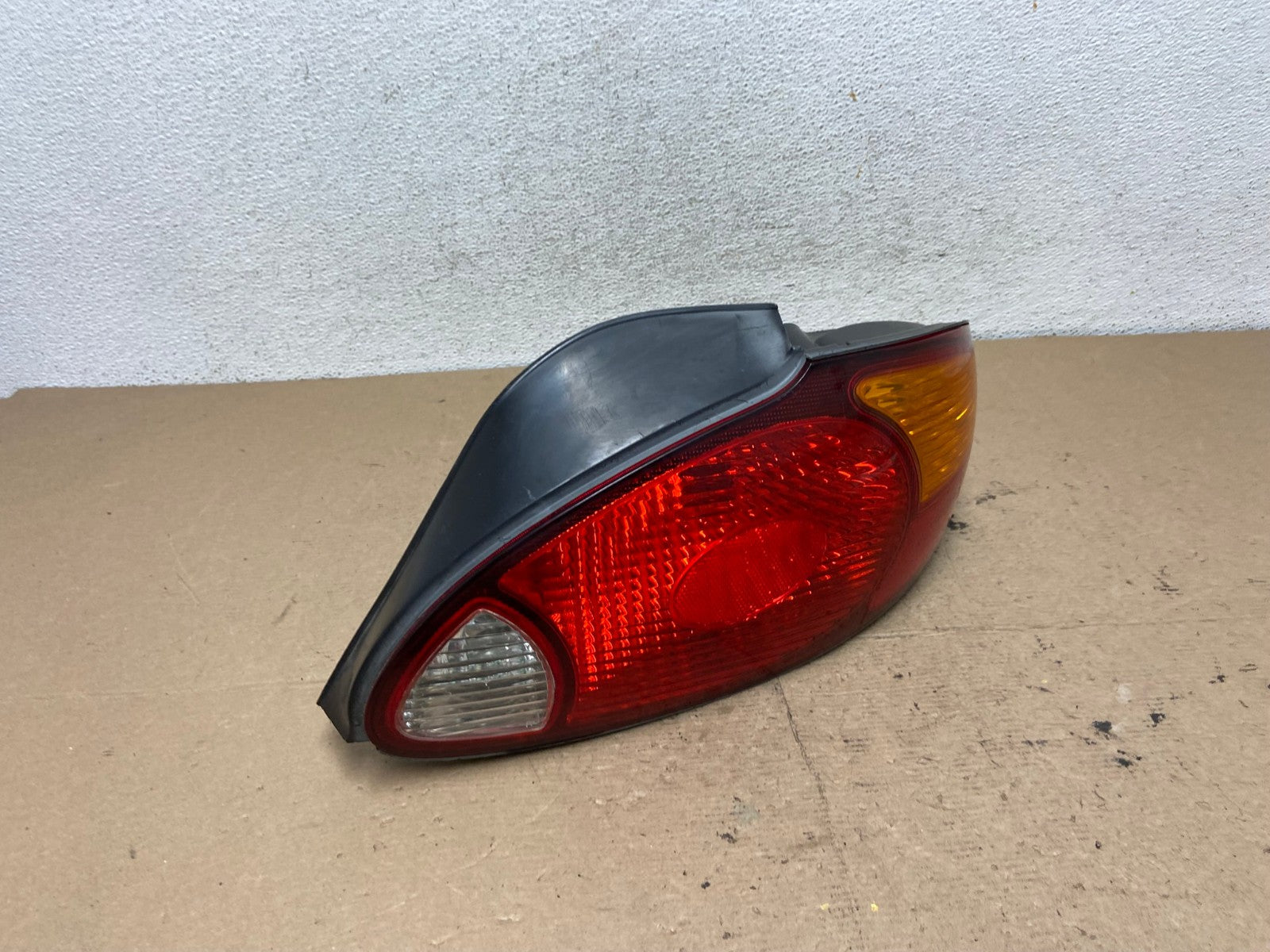 1999 2000 Hyundai Elantra Sedan Right Passenger RH Tail Light AF5698 LK2
