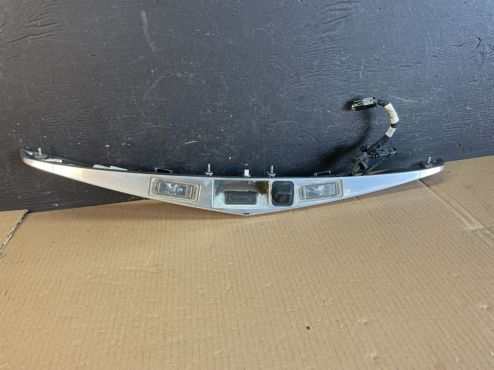 2013-2017 Cadillac XTS Trunk Finish Garnish Panel Molding With Camera AE35533