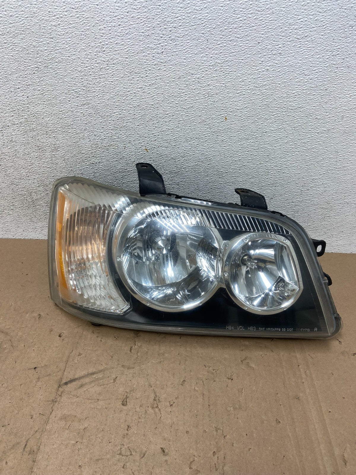 2001 2002 2003 Toyota Highlander Headlight Right Passenger RH Side AG4944 DW0