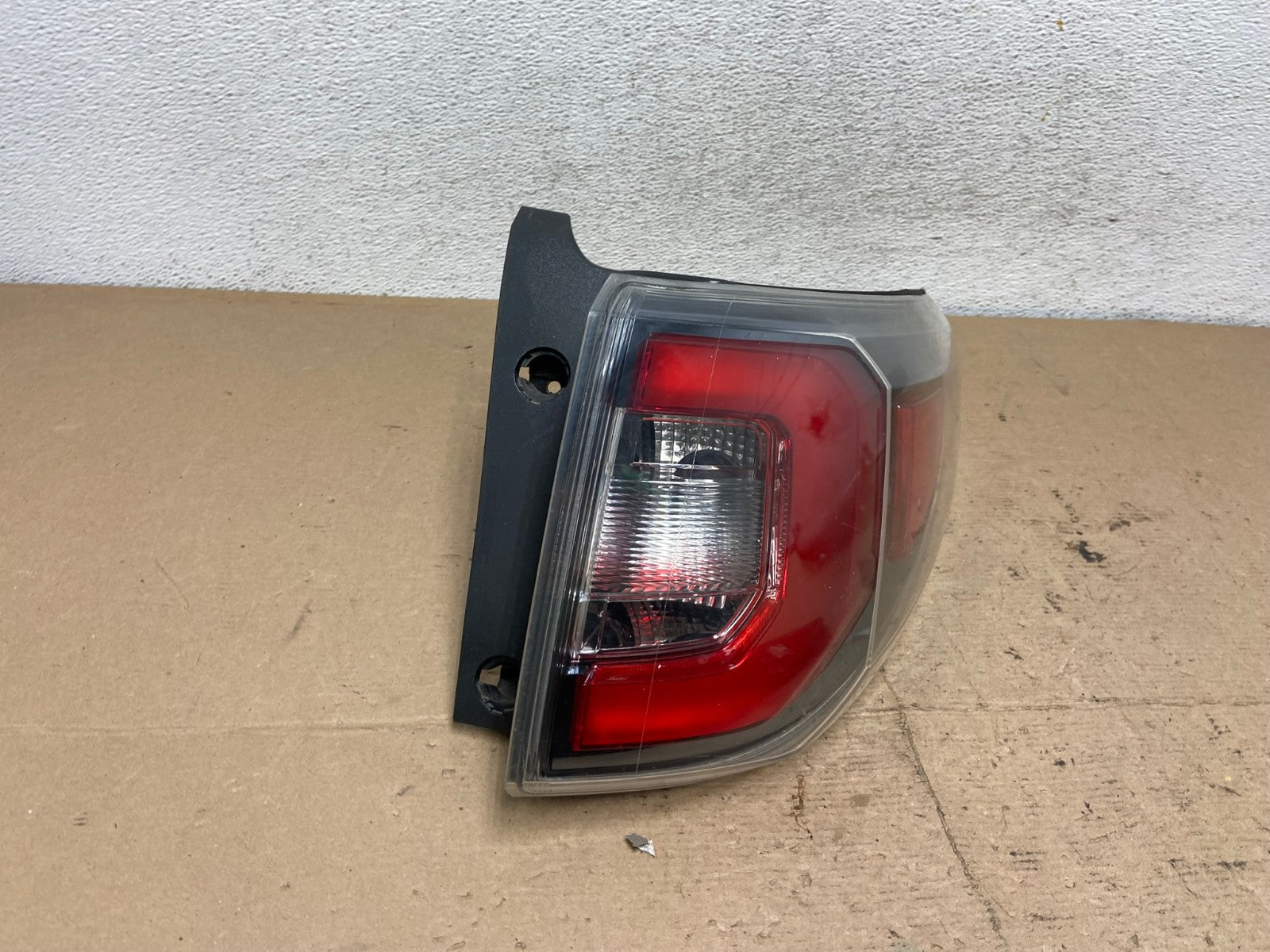 2013 to 2016 GMC Acadia Right Passenger RH Side Tail Light AF5109 LK2