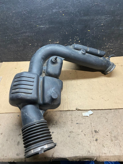 2011 - 2013 Dodge Durango 3.6L Resonator Air Intake Tube OEM  X3130 DG3