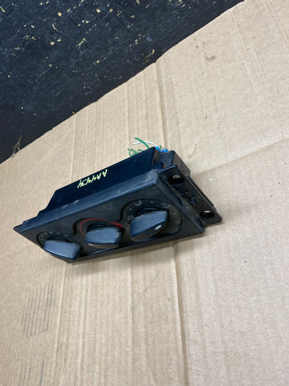 International Navistar 4300 Climate Control Heater Fan Panel  AA4434 DG1
