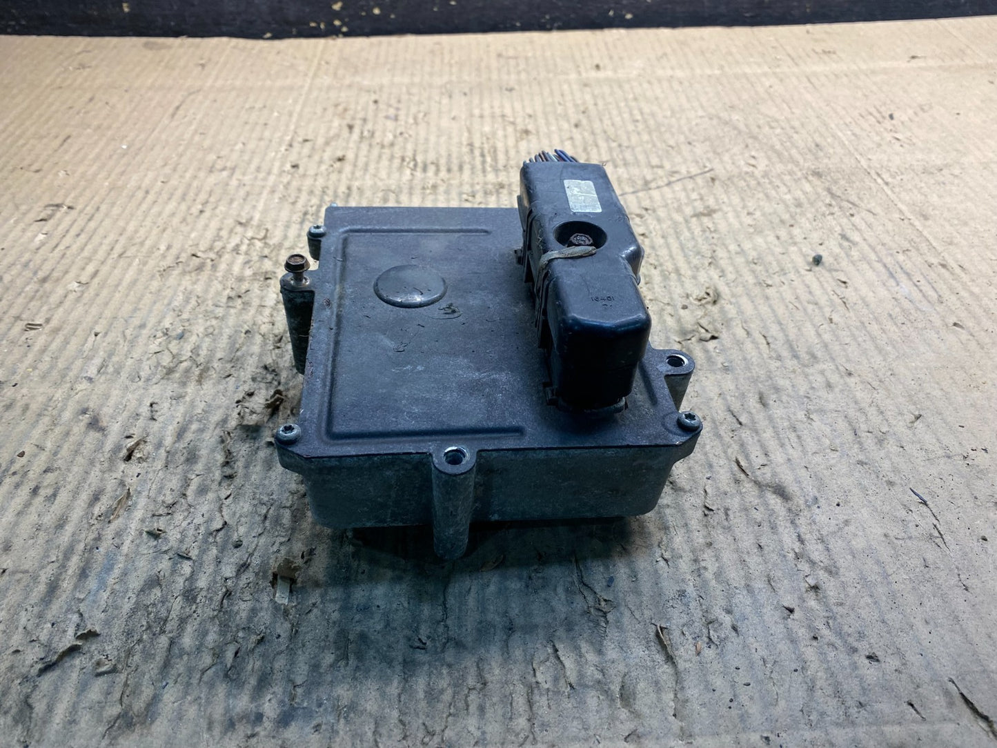 1993 to 1995 Chrysler Voyager 4686914 tcm transmission computer Y1481 PS2
