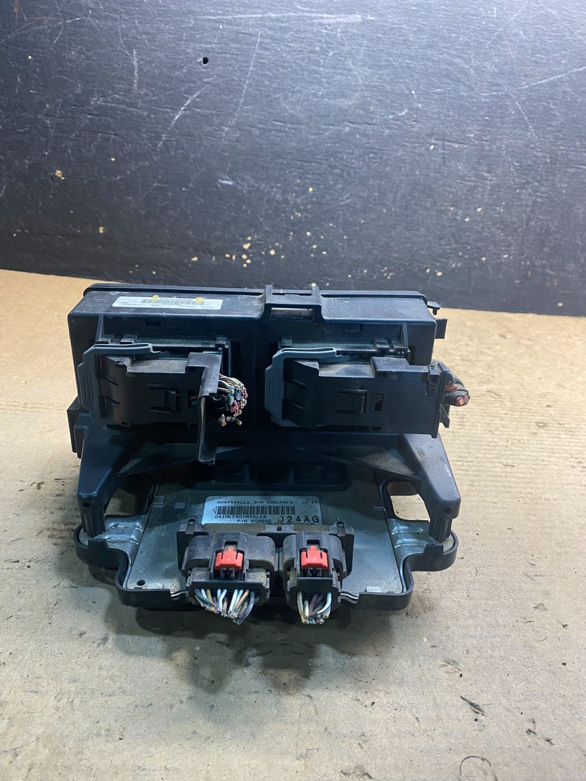 2006 Jeep Grand Cherokee Integrated Power Fuse Box Body Control Module AA3008 DG1