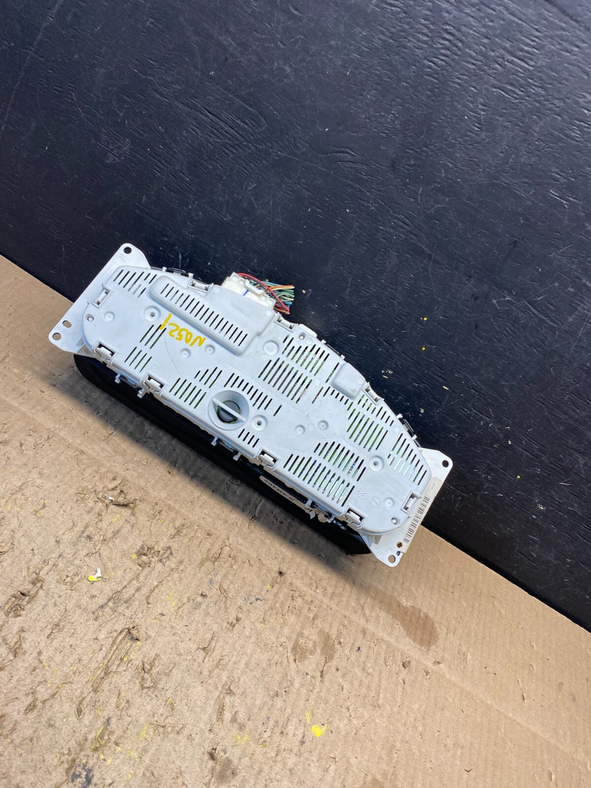 2005 to 2012 Nissan Pathfinder Xterra Frontier Speedometer Cluster Gauge N05214