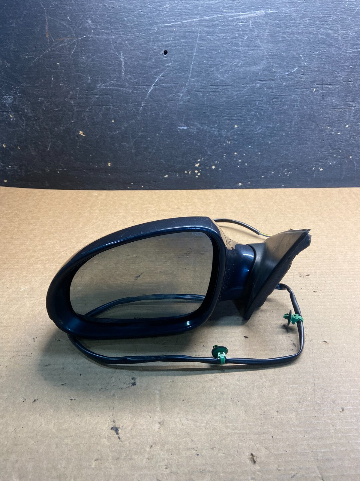 2006-2010 Volkswagen Passat Left Driver Turn Sgn View Door Mirror OEM Z9131 DG9