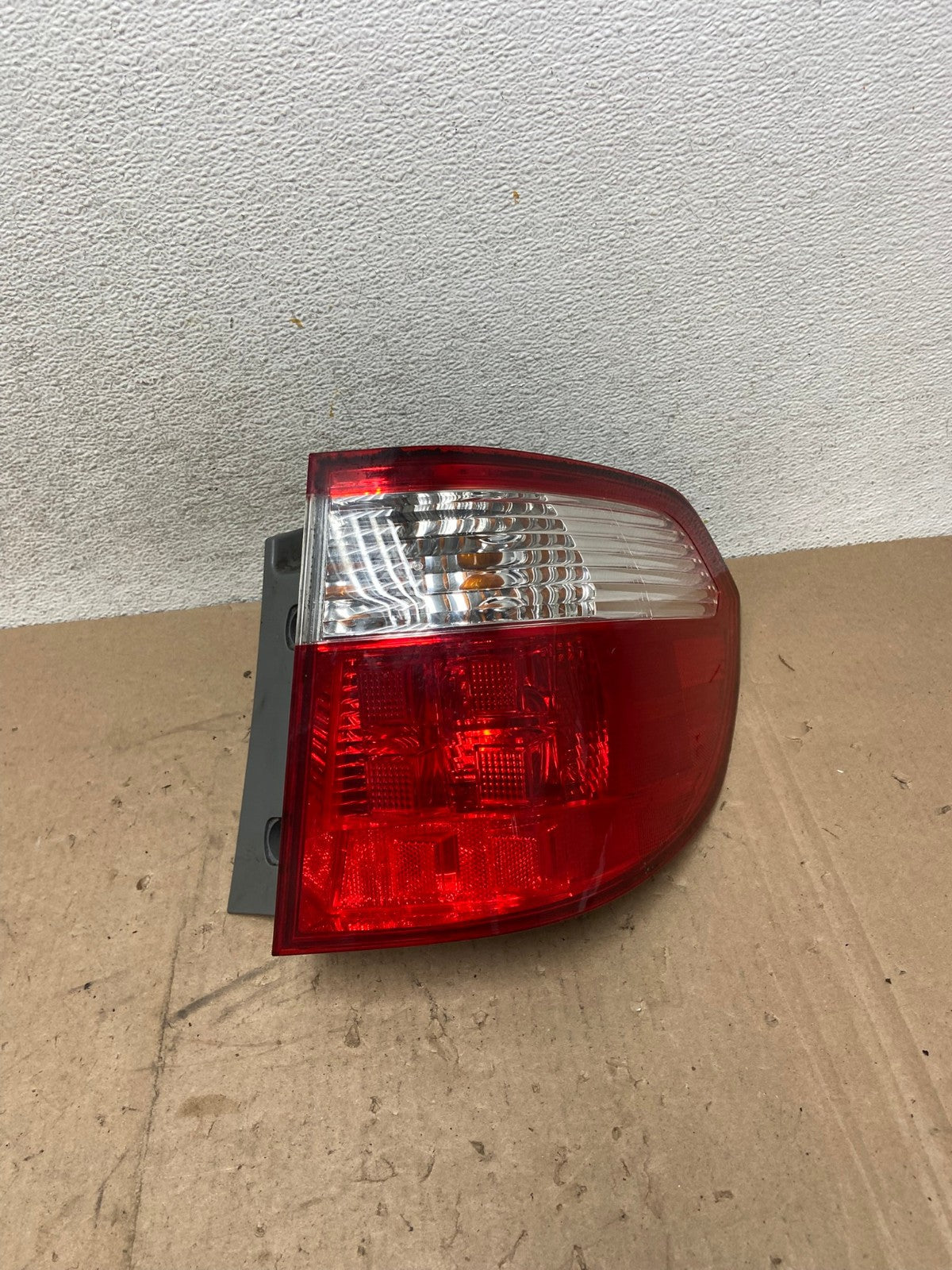 2005 2006 2007 Honda Odyssey Right Passenger RH Side Tail Light AG4918 LK0