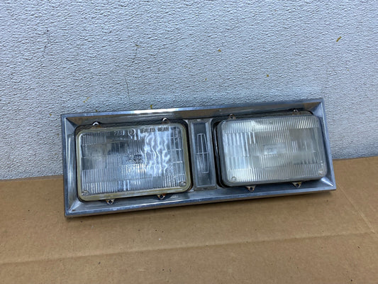 1980 to 1989 Lincoln Town Car Left Or Right HeadLight E0VB-130520-AH N40610